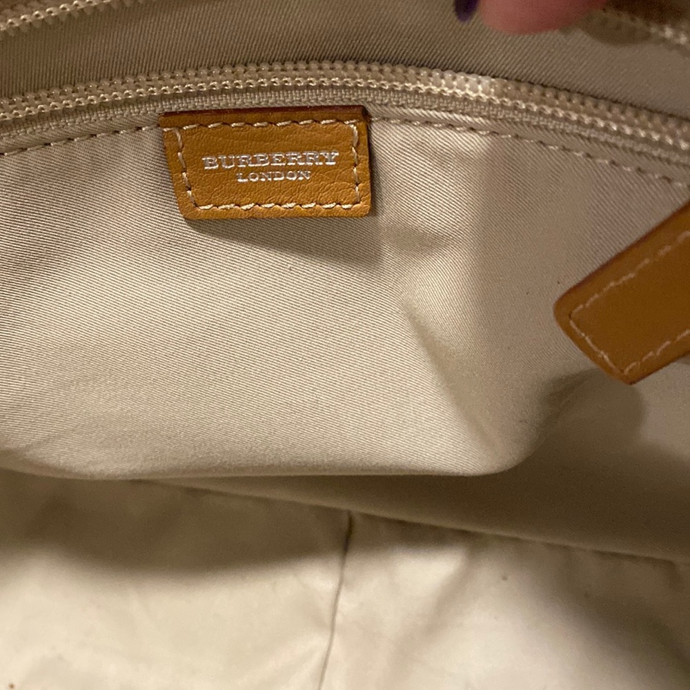 Burberry London Authentic handbag. In better than good condition. - Picture 10 of 16
